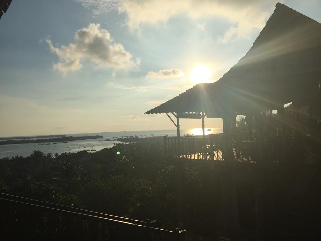 Cocohuts Hotel Karimunjawa Esterno foto
