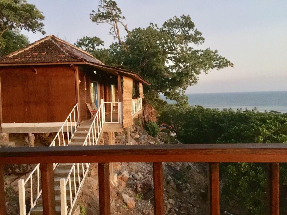 Cocohuts Hotel Karimunjawa Esterno foto