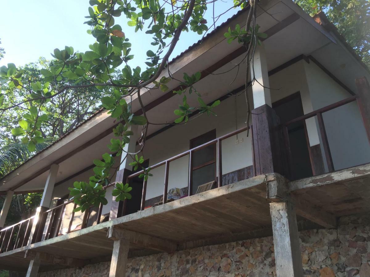 Cocohuts Hotel Karimunjawa Esterno foto